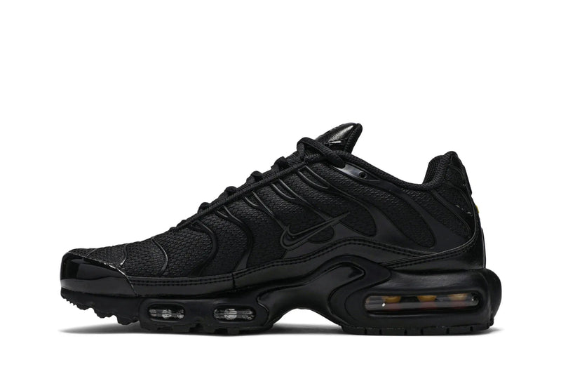 Nike Air Max Plus 'Triple Black' – All-Black TN with Gradient Waves & Visible Max Air Cushioning