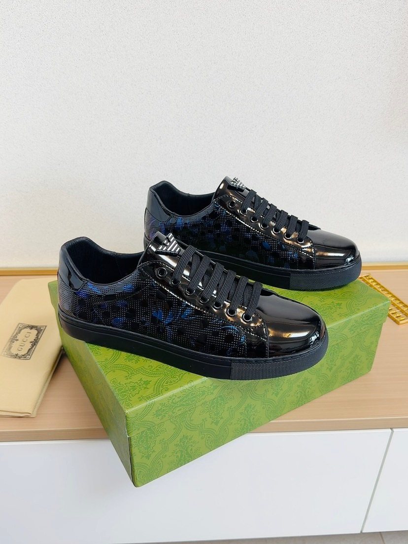 Gucci Men's Black and Dark Blue Patterned Sneakers