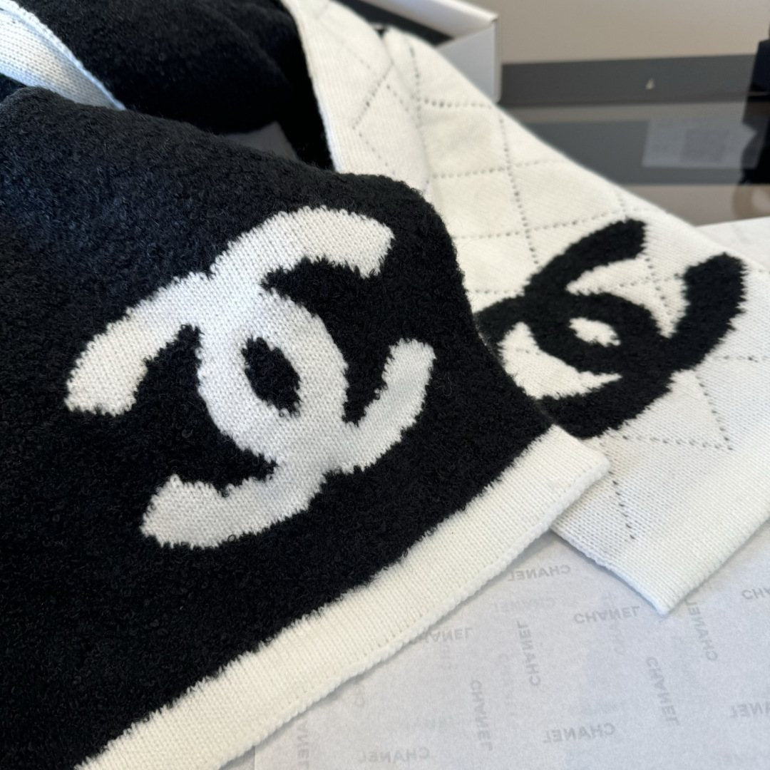 Chanel Beige and Cream Motif Knitted Scarf